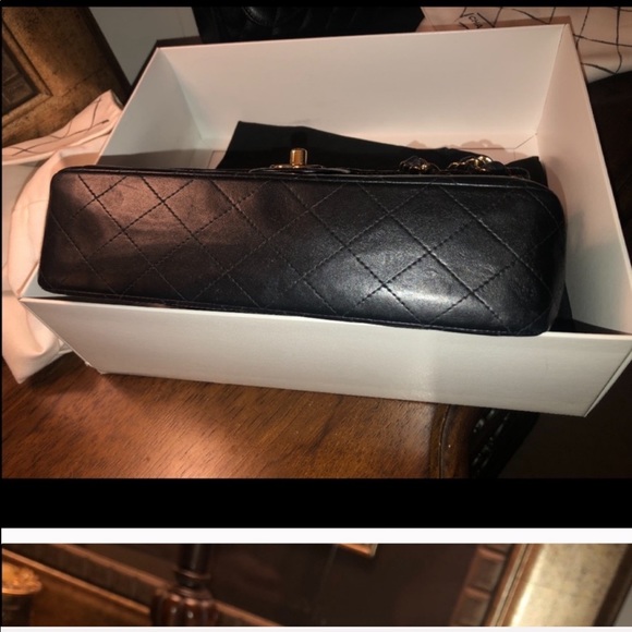 Extra Photos for listed Chanel bag - Picture 2 of 4